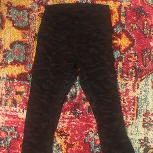 Cropped lulu lemon align leggings camo multi